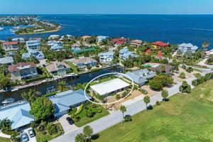 605 IVANHOE LN, HOLMES BEACH, FL 34217 Sold 02/01/23