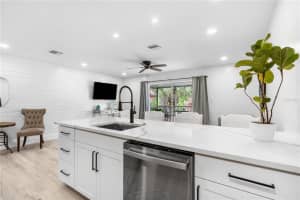 3735 42ND WAY S #J, ST PETERSBURG, FL 33711 Sold 11/14/22