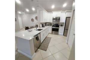 4333 BAYSIDE VILLAGE DR #305, TAMPA, FL 33615 Sold 11/29/22