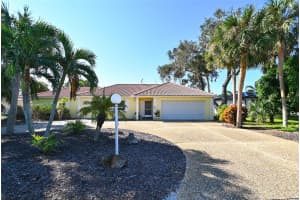 558 Venice Ln, Siesta Key, FL 34242, Sold 12/09/22