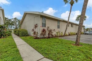 321 BOBBY JONES RD #321, SARASOTA, FL 34232 Sold 12/06/22