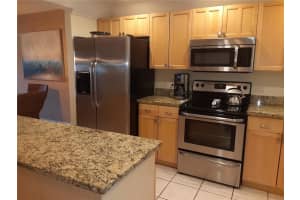 350 S POLK DR #207, SARASOTA, FL 34236 - MLS#MFRA4549916