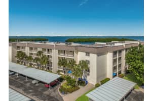 605 Sutton Pl, Longboat Key, FL 34228, Sold 01/23/23