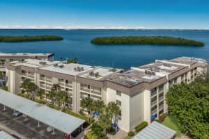 605 Sutton Pl, Longboat Key, FL 34228, Sold 01/23/23