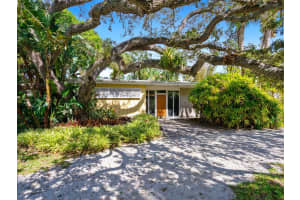 4879 COMMONWEALTH DR, SARASOTA, FL 34242 Sold 02/13/23