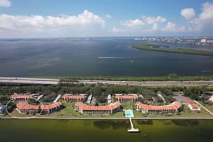 7540 SUNSHINE SKYWAY LN S #T41, ST PETERSBURG, FL 33711 Sold 12/28/22