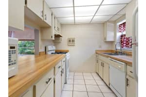 5023 VILLAGE GARDENS DR #29, SARASOTA, FL 34234 Sold 02/15/23