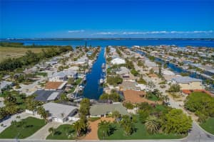10008 ROYAL PALM DR, BRADENTON, FL 34210 Sold 03/24/23