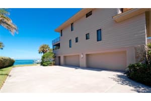 713 Key Royale Dr, Holmes Beach, FL 34217, Sold 01/20/23