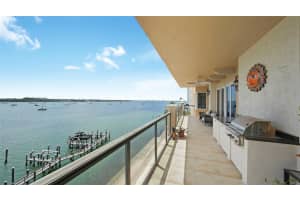 464 GOLDEN GATE POINT, SARASOTA, FL 34236 Sold 10/27/23