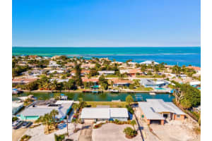 607 EMERALD LN, HOLMES BEACH, FL 34217 Sold 03/01/23