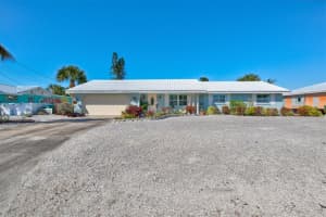 607 EMERALD LN, HOLMES BEACH, FL 34217 Sold 03/01/23