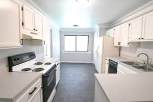 5846 SHADY BROOK WAY, SARASOTA, FL 34243 Sold 11/30/22