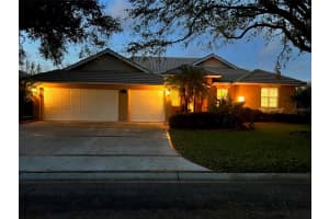 4943 Cedar Oak Way, Sarasota, FL 34233, Sold 12/23/22