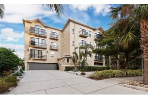 205 GOLDEN GATE PT #401, SARASOTA, FL 34236 Sold 01/20/23