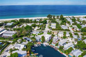 200 S HARBOR DR, HOLMES BEACH, FL 34217 Sold 02/16/23