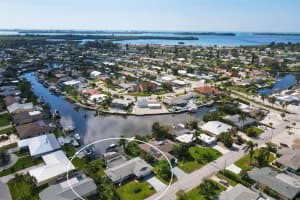 9012 KINGSTON RD, BRADENTON, FL 34210 Sold 12/11/22