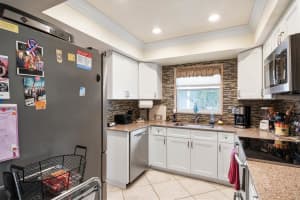 5520 AVENIDA DEL MARE, SARASOTA, FL 34242 Sold 12/30/22