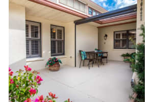6011 Courtside Dr, Bradenton, FL 34210, Sold 01/24/23