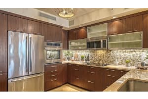 2105 Gulf of Mexico Dr, Longboat Key, FL 34228, Sold 01/08/23