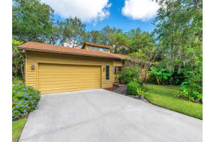 4513 FRIAR TUCK LN, SARASOTA, FL 34232 Sold 04/21/23