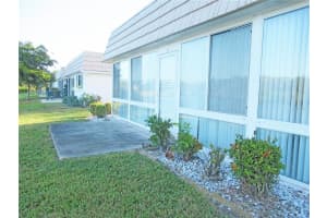 2126 RIVERBLUFF PKWY #V-323, SARASOTA, FL 34231 Sold 12/14/22