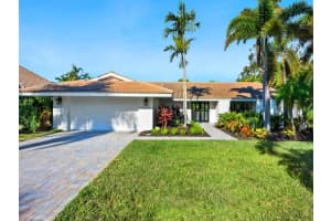 526 BIRD KEY DR, SARASOTA, FL 34236 Sold 05/16/23