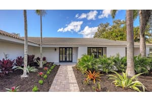 526 BIRD KEY DR, SARASOTA, FL 34236 Sold 05/16/23
