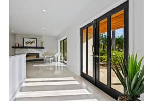 526 BIRD KEY DR, SARASOTA, FL 34236 Sold 05/16/23