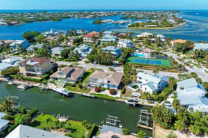 604 NORTH POINT DR, HOLMES BEACH, FL 34217 Sold 06/12/23