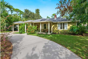 2331 MCCLELLAN PKWY, SARASOTA, FL 34239 Sold 01/09/23