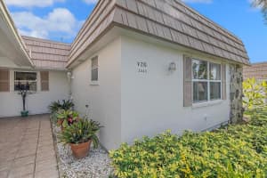 2449 RIVERBLUFF PKWY #V-210, SARASOTA, FL 34231 Sold 12/16/22