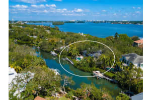 5315 Hidden Harbor Rd, Siesta Key, FL 34242, Sold 03/27/23