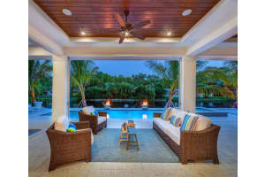1567 EASTBROOK DR, SARASOTA, FL 34231 Sold 01/03/23