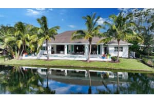 1567 EASTBROOK DR, SARASOTA, FL 34231 Sold 01/03/23