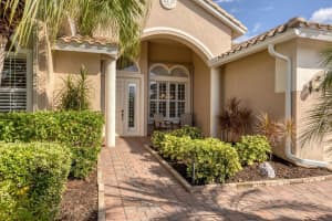 6535 41ST CT E, SARASOTA, FL 34243 Sold 01/30/23