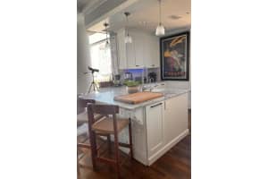 400 4TH AVE S #809, ST PETERSBURG, FL 33701 Sold 12/27/22