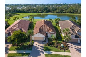 2483 VACCARO DR, SARASOTA, FL 34231 Sold 03/31/23