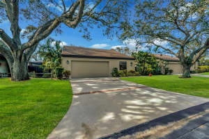 3947 Glen Oaks Manor Dr, Sarasota, FL 34232, Sold 01/30/23
