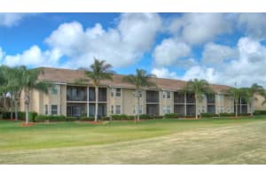 905 FAIRWAY COVE LANE, BRADENTON, FL 34212 - MLS#MFRA4552765