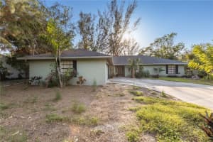 749 TROPICAL CIR, SARASOTA, FL 34242 Sold 03/13/23