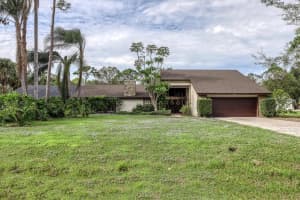 1117 UNDERWOOD DR, VENICE, FL 34292 Sold 04/28/23