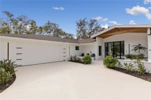 6080 RAVENWOOD DR, SARASOTA, FL 34243 Sold 03/12/23