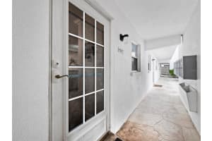 116 Vista Hermosa Cir, Sarasota, FL 34242, Sold 03/15/23