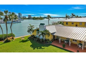 590 GOLDEN GATE PT #10, SARASOTA, FL 34236 Sold 05/01/24