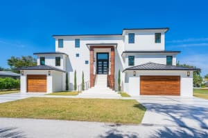545 Kingfisher Ln, Longboat Key, FL 34228, Sold 03/15/23