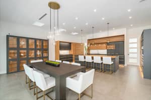 545 Kingfisher Ln, Longboat Key, FL 34228, Sold 03/15/23