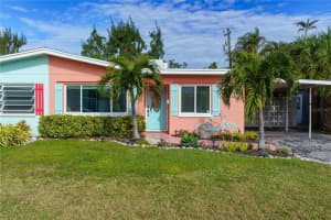 438 62nd St, Holmes Beach, FL 34217, Sold 02/02/23