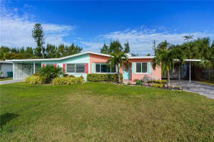438 62nd St, Holmes Beach, FL 34217, Sold 02/02/23