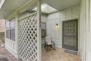 5078 Barrington Cir, Sarasota, FL 34234, Sold 12/27/22